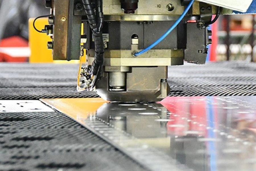 Découpe et ébavurage de vos pièces industrielles